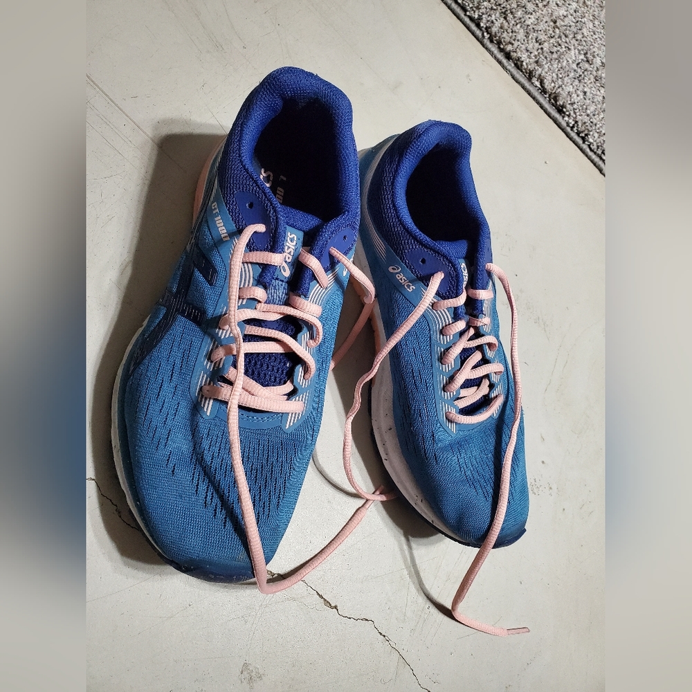Asics womens size 10 Sneaker shoes